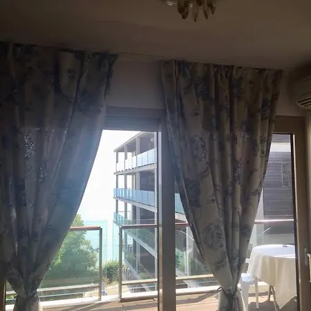 Private In Yoo Bulgaria דירה *